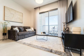 Enchanting 1Bdr Hideaway with Mesmerizing Views of the Old Cityscape